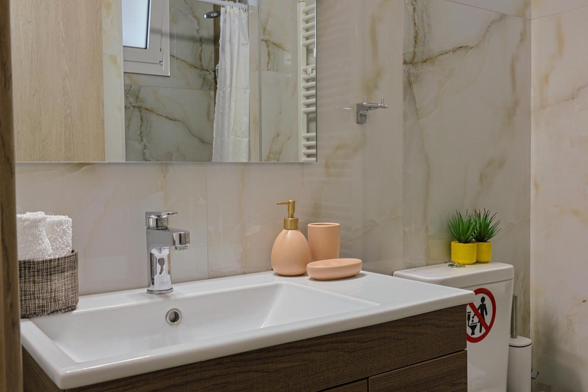 Zeta-Garden Oasis & Private Parking By Optimum Link Apartman Kateríni Kültér fotó